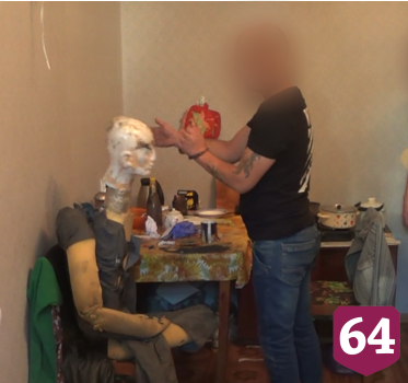 В Саратове женщина умерла на стуле после побоев гражданского супруга