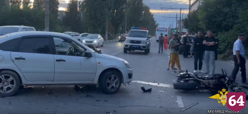 Мотоциклист погиб в ДТП с «Грантой» в Саратовской области