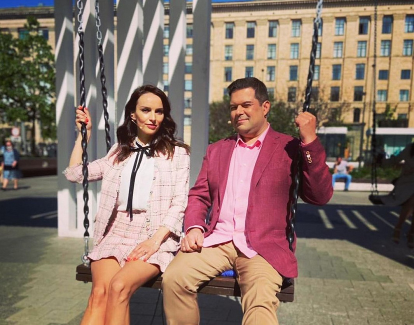 Саратовская ведущая поразила поклонников коленями