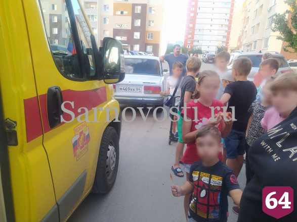 В Саратове водитель легковушки задавил 7-летнего мальчика во дворе