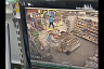  В Саратове похититель сигарет из магазина попал на камеры