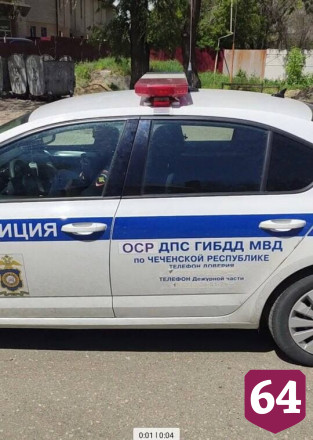 Жителей Саратова возмутил автомобиль ДПС с заклеенными номерами