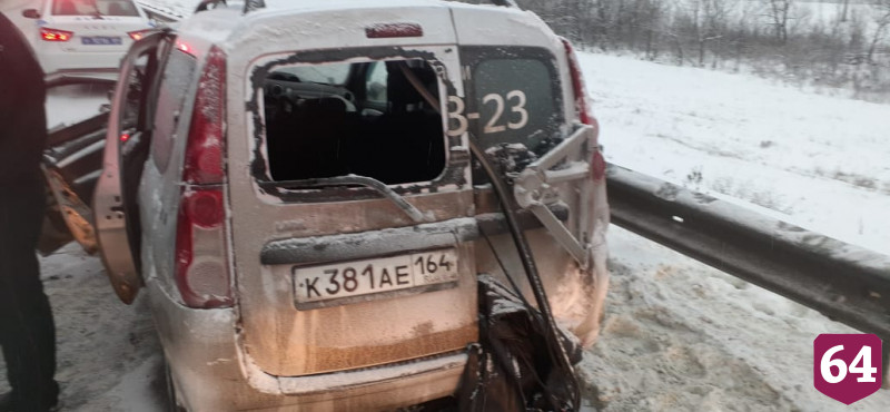 Три человека разбились в ДТП на саратовской трассе