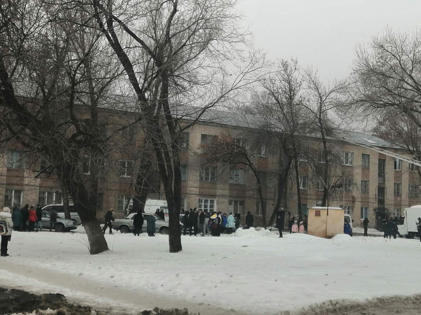 Пожарные тушили горящую трехэтажку в «Летке»