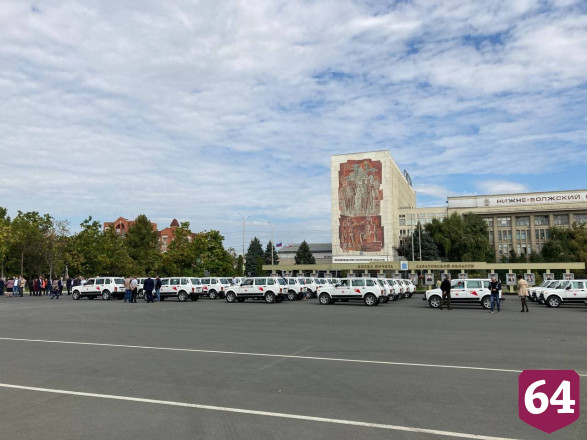 Саратовские больницы получили 55 новых внедорожников