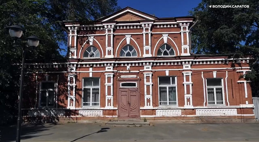 Здание бывшей поликлиники под Саратовом станет школой искусств 