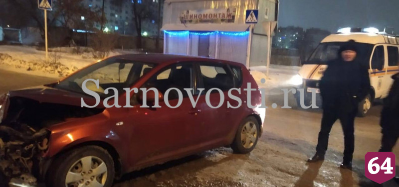 Под Саратовом в Новый год 5 человек пострадали в массовом ДТП