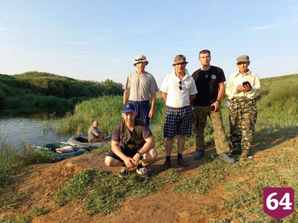 Саратовские моржи проложили турмаршрут на надувных лодках