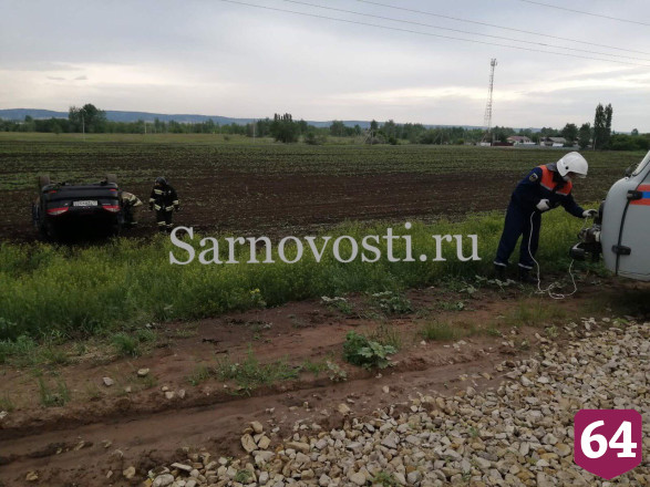 Водитель и пассажиры упавшего на крышу «Форда» сбежали с места ДТП 