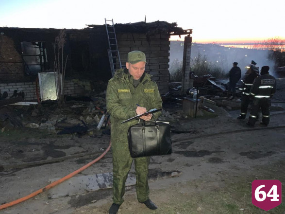 Возбуждено дело по факту гибели на пожаре матери с двумя детьми