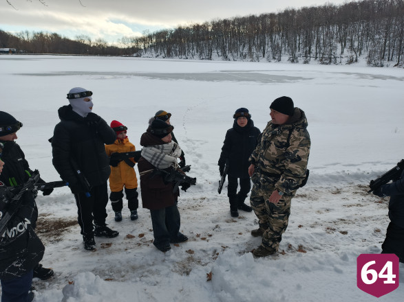 В Саратове с детьми участников СВО сыграли в лазертаг