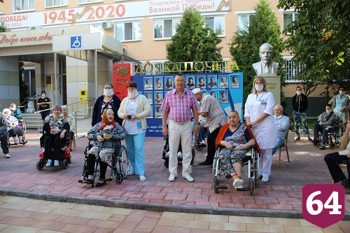 В Энгельсском доме-интернате отпраздновали Медовый Спас