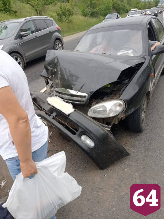 Два человека пострадали в ДТП с тремя иномарками в Саратове