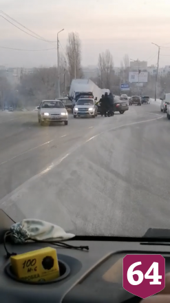 В ДТП с «Газелью» на выезде из Саратова разбилась женщина