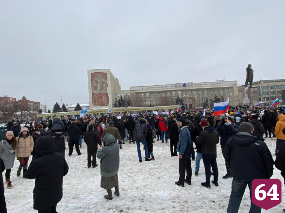 Участники митинга Навального штурмовали Саратовскую областную думу