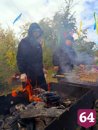 На саратовском фестивале баранины кормили шашлыком и пловом