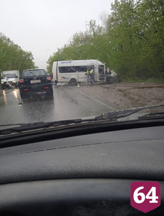 В ДТП с полицейской машиной на Кумысной поляне покалечились 5 человек