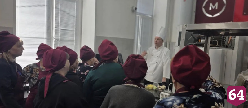 В Саратове для матерей бойцов СВО провели кулинарный мастер-класс