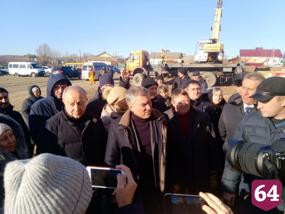 Под Саратовом спустя 15 лет возобновили строительство школы 