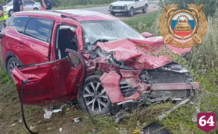Трое взрослых и двое детей пострадали в ДТП у саратовского села