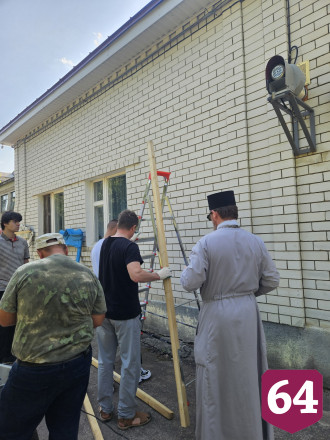 Саратовские студенты и курсанты восстанавливали старинные наличники