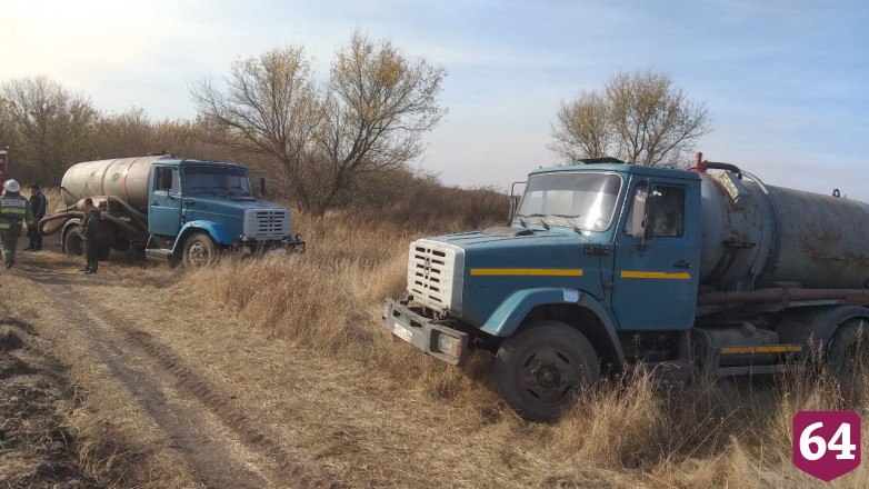 Под Саратовом полыхает 15 гектаров леса