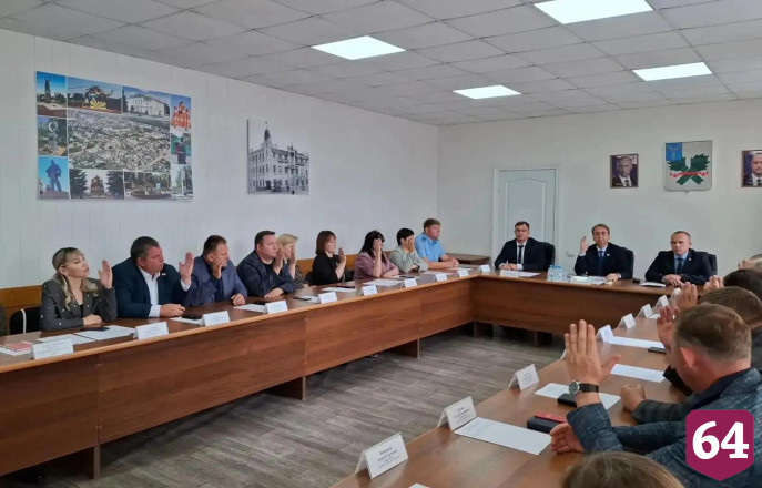 Алексея Янина переизбрали главой Пугачевского района