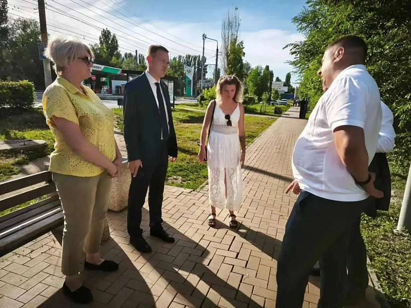 В Энгельсе проверили отремонтированные тротуары