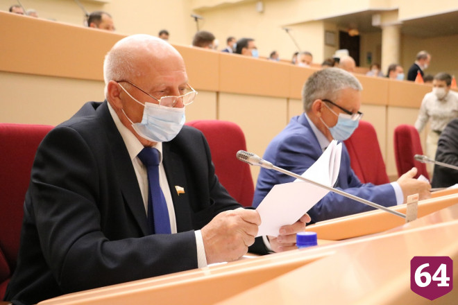 Губернатор развенчал мифы коммунистов о предстоящих сокращениях врачей
