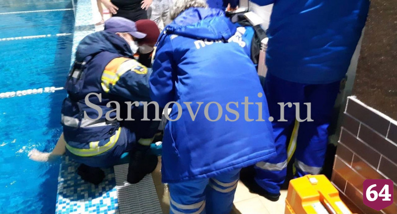 В Саратове подросток впала в кому после плавания в бассейне