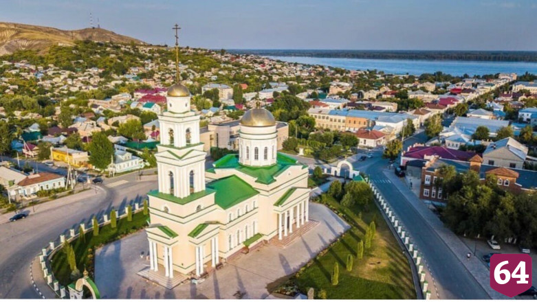 Саратовский «уголок Петербурга» отмечает 240-летие