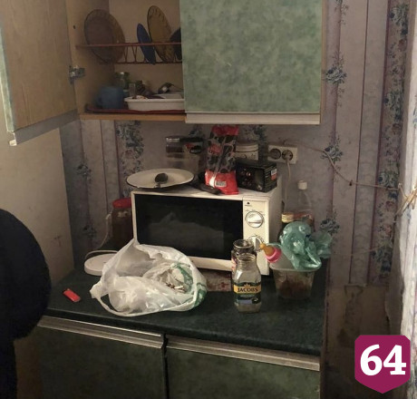 В Саратове 2-летнюю девочку забрали от пьяных родителей и поместили в больницу