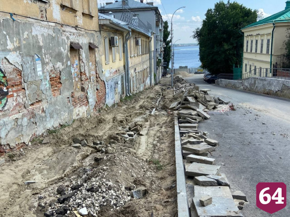 В центре Саратова вскрышные работы ведутся без ограждения 