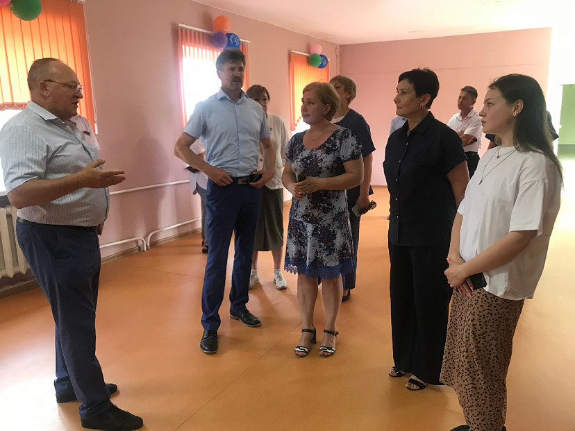 Выпускнице школы предложили стать культурологом в родном селе