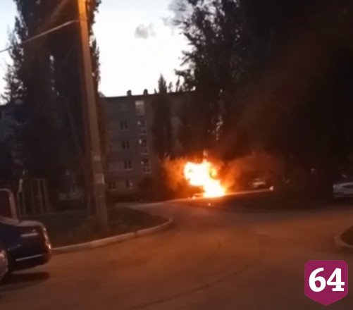 Во дворе дома выгорела грузовая «Газель»