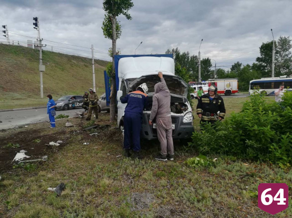 В массовом ДТП с цементовозом покалечилась пассажирка легковушки