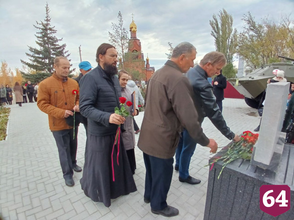 Жители саратовского поселка юбилей района посвятили участникам СВО