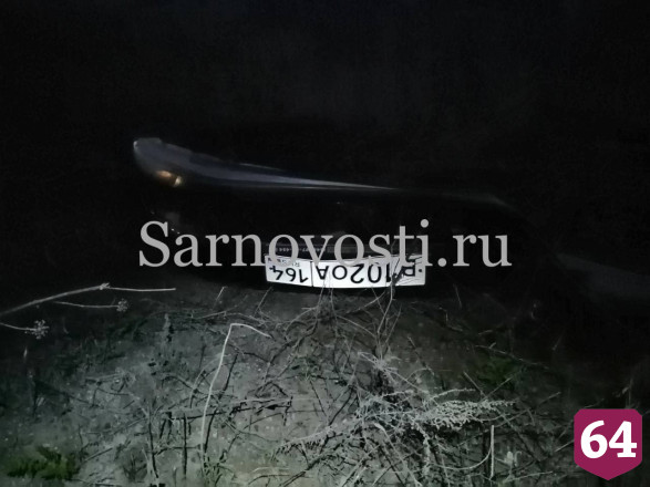 Под Саратовом в ДТП погиб водитель опрокинувшейся иномарки