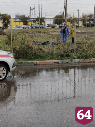 В Энгельсе крановщик задел провода и погиб от удара током