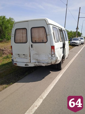 Легковушку смяло в ДТП с «Газелью» под Саратовом