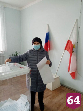 Столетний ветеран проголосовала на выборах в Госдуму