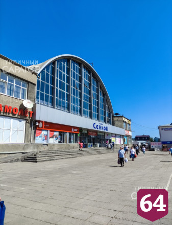 С пустующей площади Сенного рынка сняли асфальт и плитку 