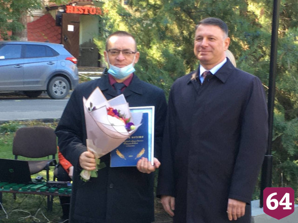 Имена лучших саратовских учителей занесли на Доску почета 