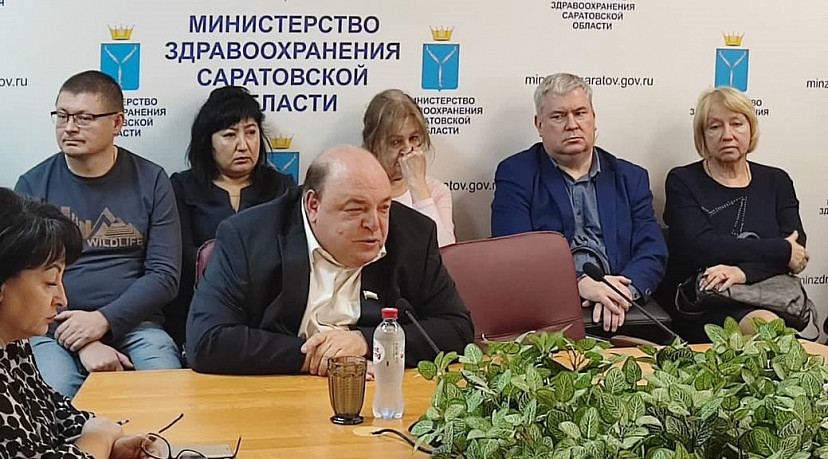 Саратовских врачей отправят в Москву учиться работе без очередей 