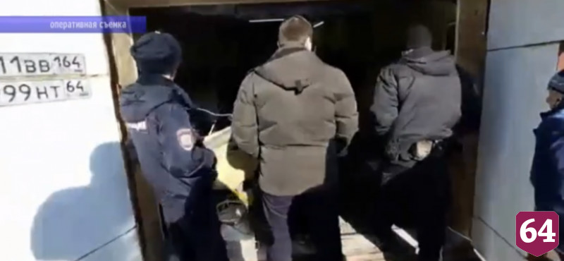 В гараже саратовца обнаружили арсенал оружия