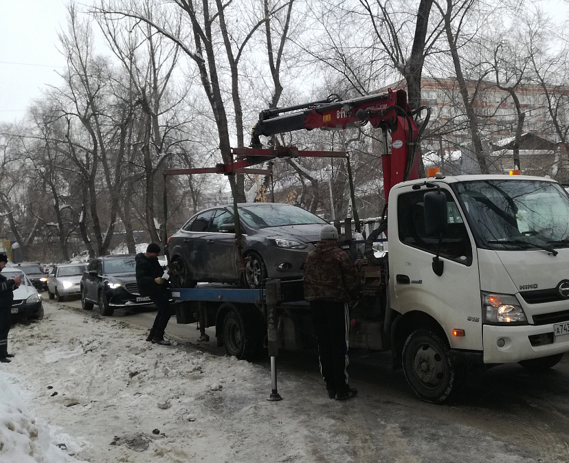 В Саратове для уборки снега стартует массовая эвакуация автомобилей