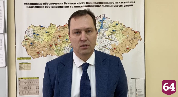 Жителей Саратова попросили отказаться от поездок на автомобилях из-за снегопада