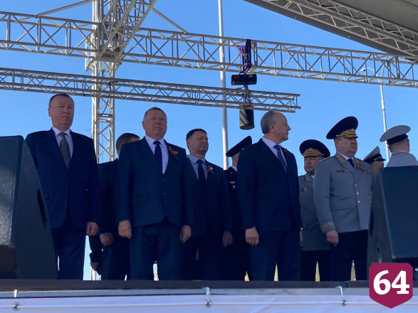 В Саратове состоялось торжественное прохождение войск в честь Дня Победы