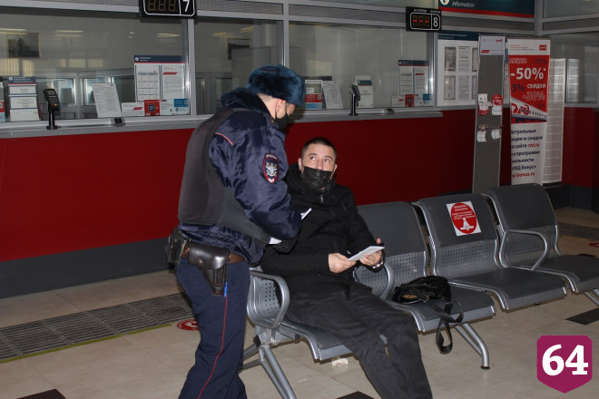 Полицейские на вокзале беседовали о борьбе с коррупцией 