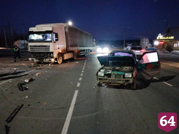 Водитель «Оки» погиб в аварии с фурой